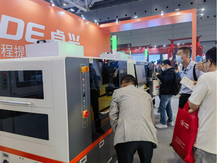 1681300113341769.png 2023 ISLE盛大开幕,卓兴Mini led固晶智能化解决方案大放异彩